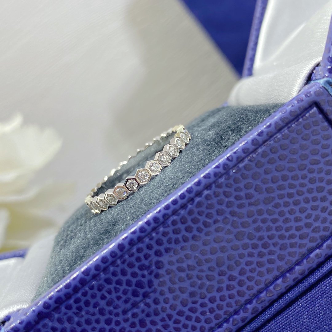 Chaumet Bee Love Cubic Zirconia Paved Small Ring