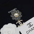 Chanel Brooch Gold Black 173224