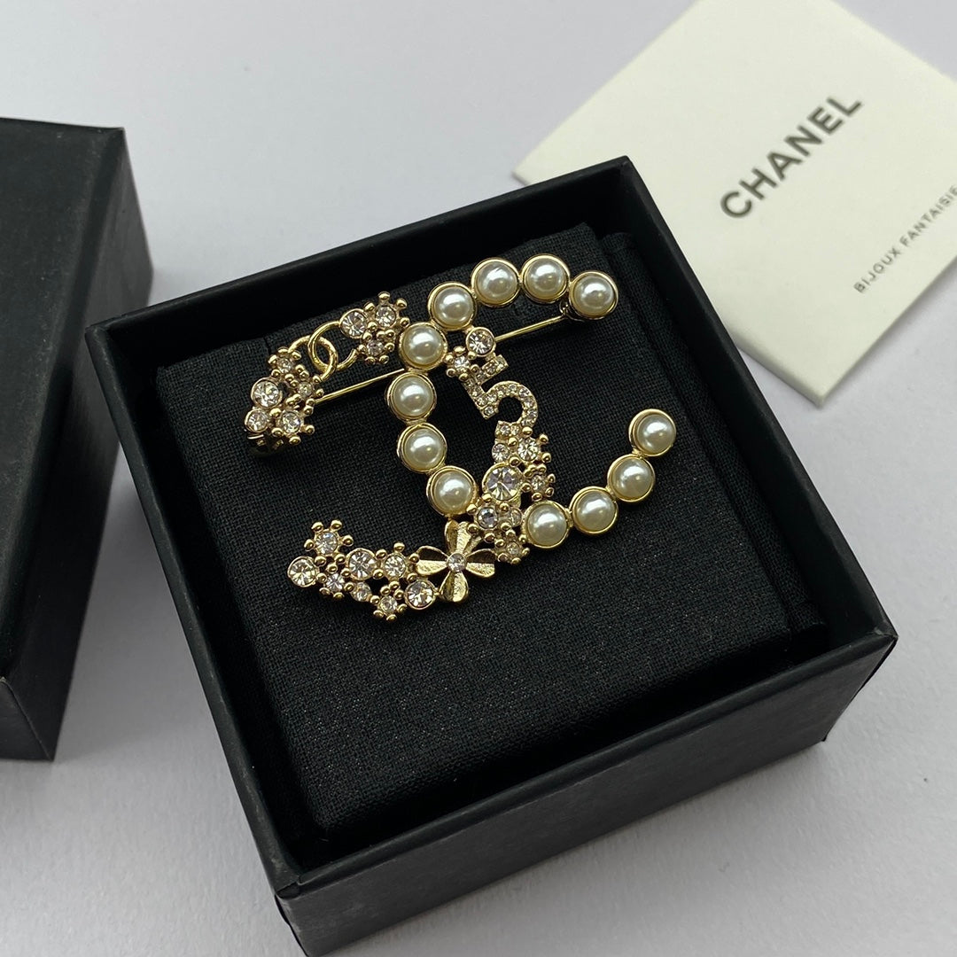 Chanel Brooch 180086