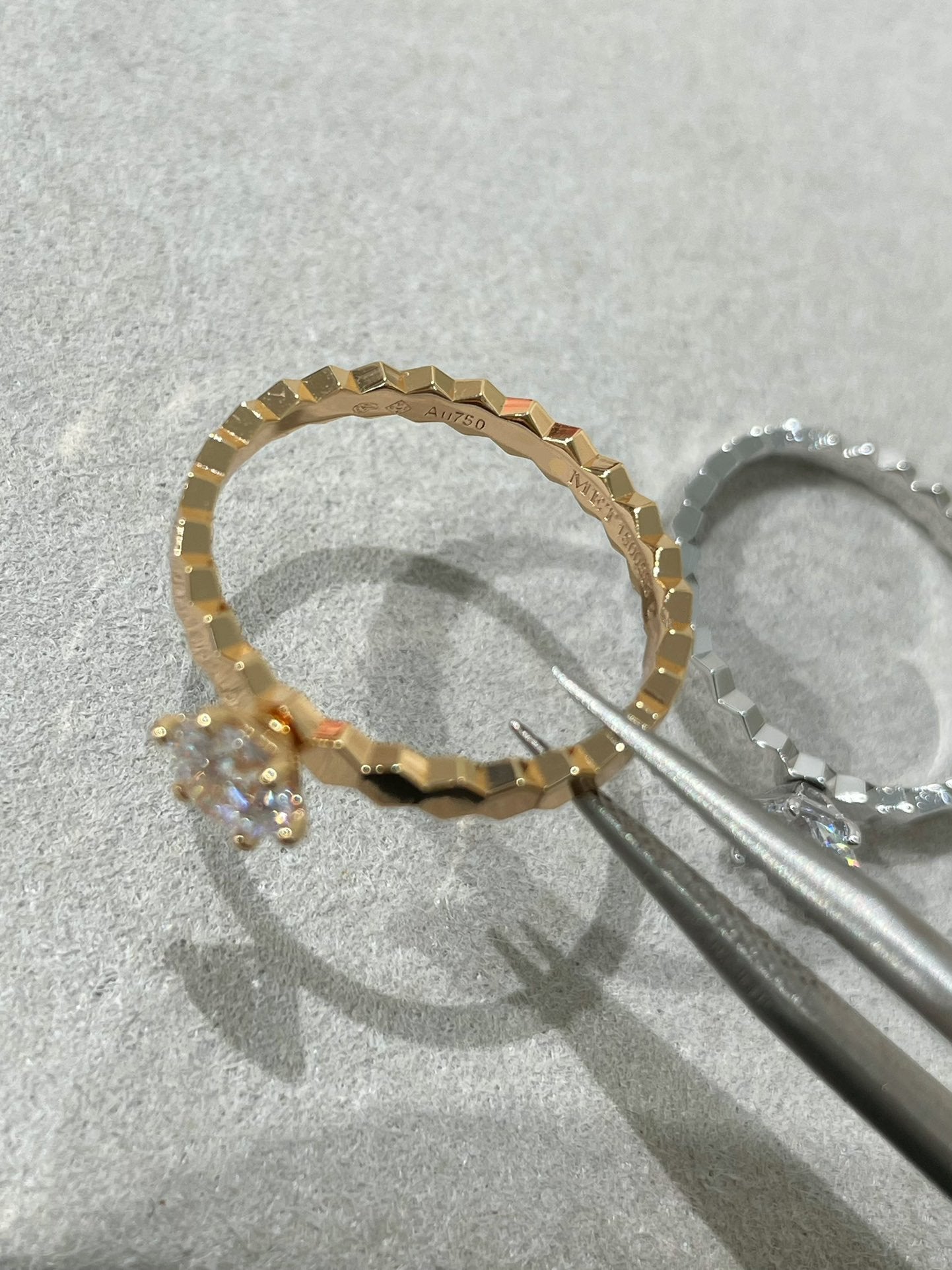 Chaumet Bee Love Solitaire 1 Cubic Zirconia Ring