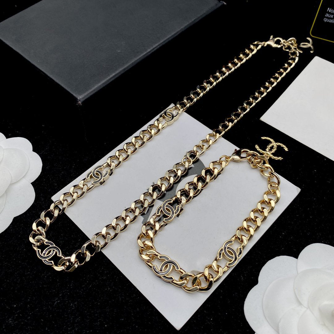 Chanel Black Necklace Gold Diamond