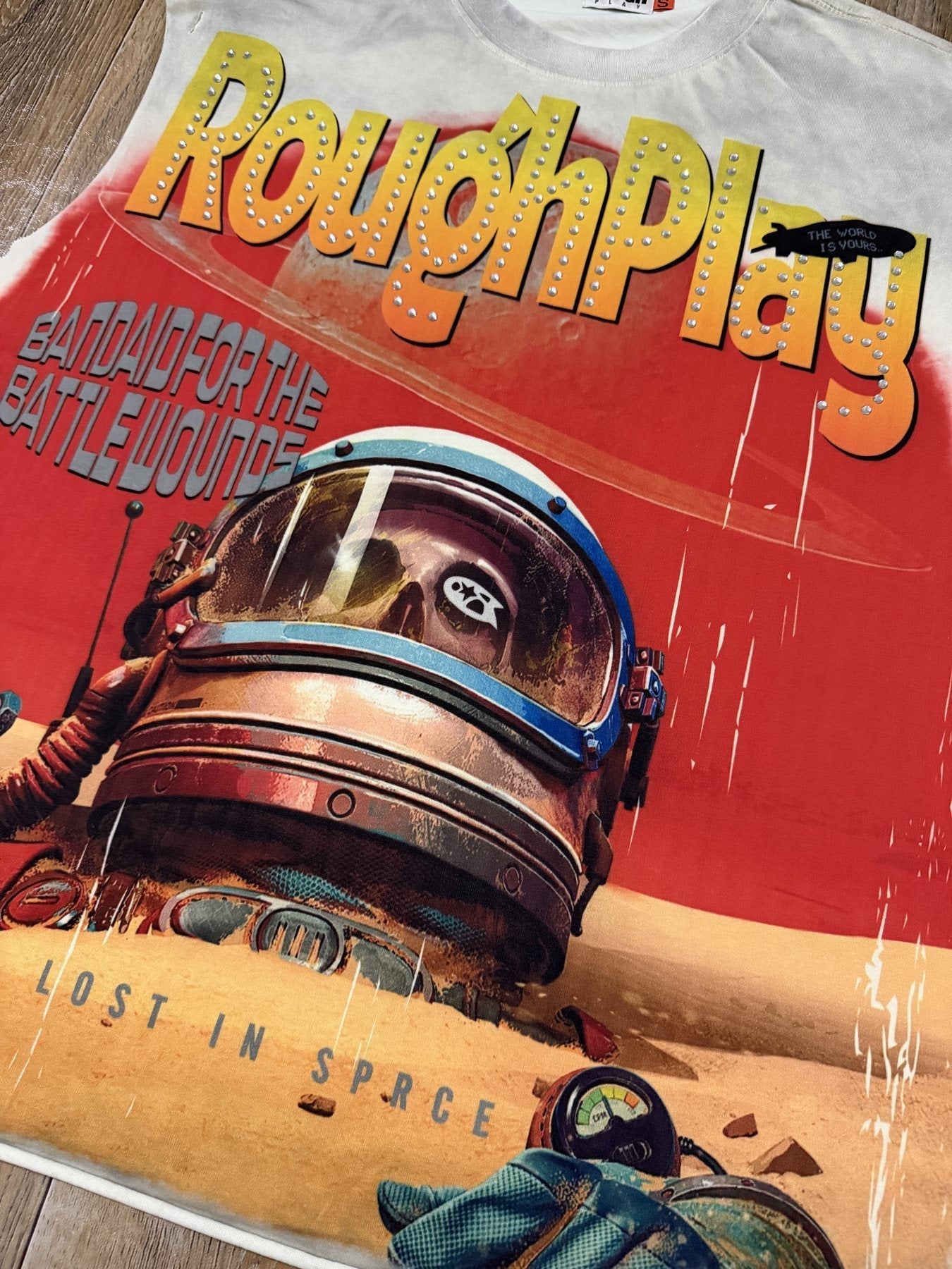 Rough Play Astronaut Graphic Sleeveless T-Shirt — detail