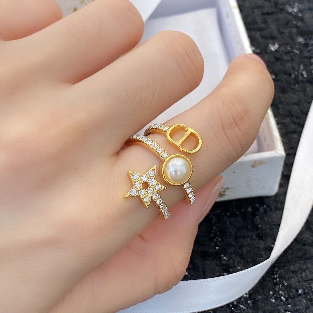 Dior Star Pearl 18K Gold Ring