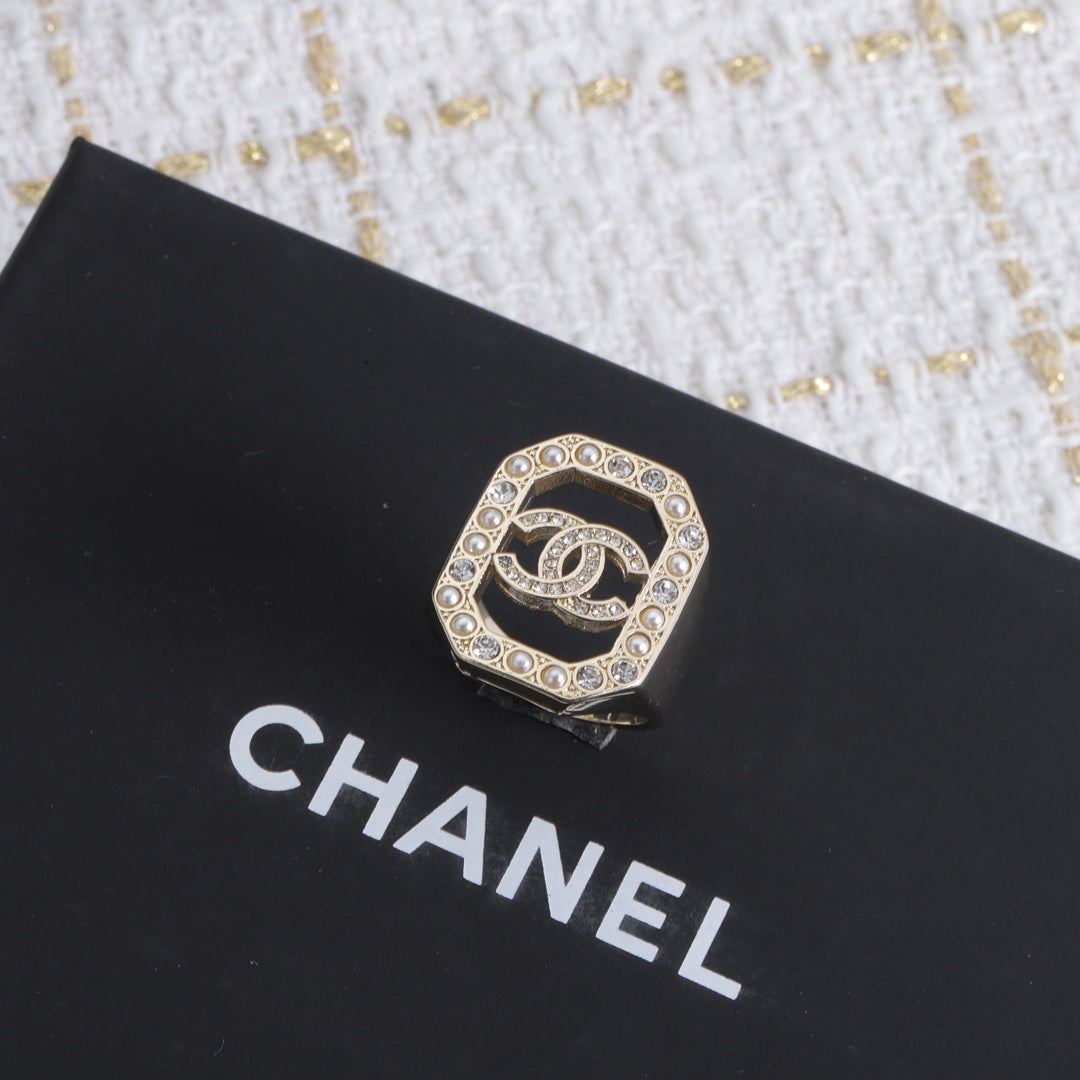 Chanel Diamonds 18K Gold Ring