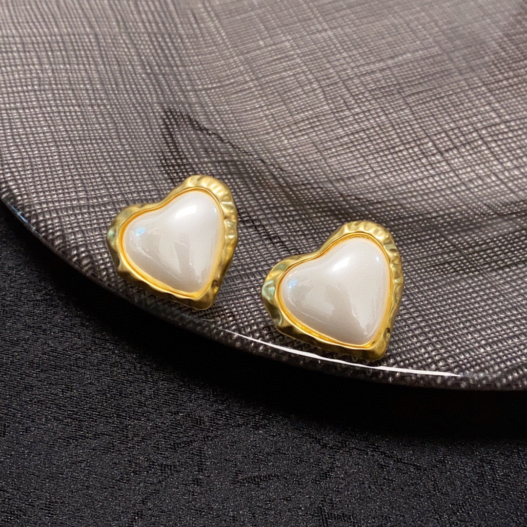 Chanel Heart Pearl 18K Gold Earrings