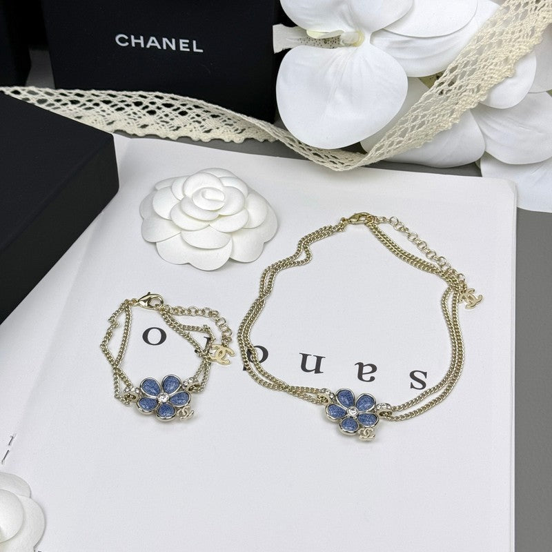 Chanel 26C Blue Flower Diamond 18K Gold Bracelet
