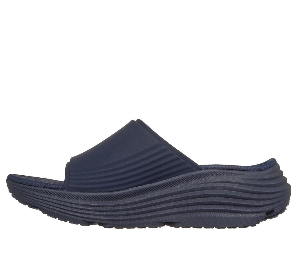 Max Cushioning Endeavour Sandal - Esmie